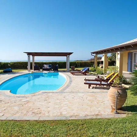 Villa Kleismata Sleeps 6 With Pool Air Con And Wifi