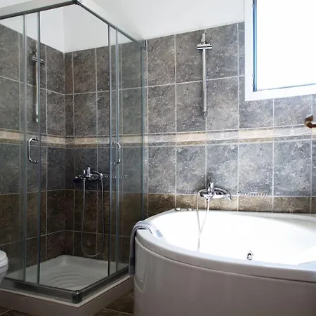 Kleismata Sleeps 6 With Pool Air Con And Wifi